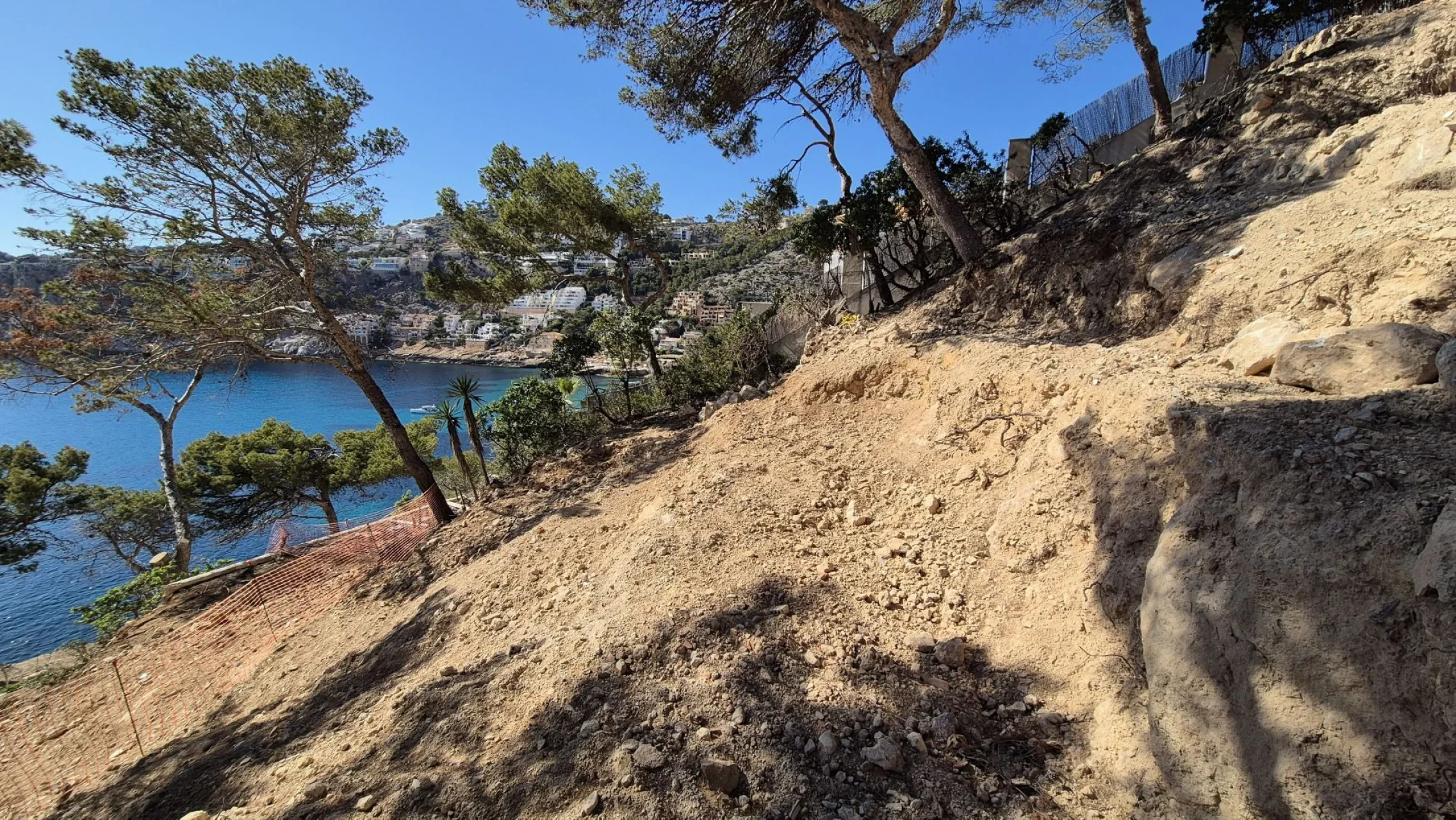 Maa / krunt · Cala Llamp