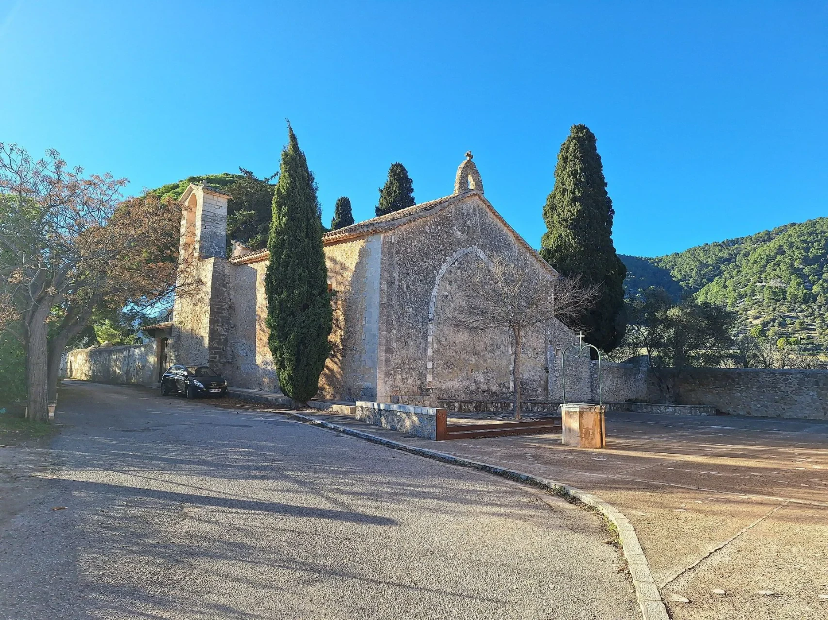 Maa / krunt · Campanet